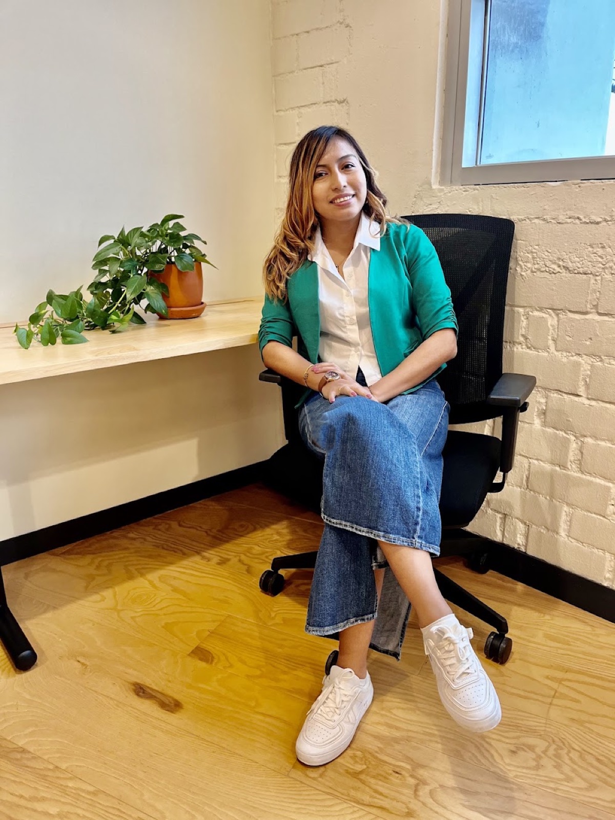 Jennifer Carmen en un entorno profesional